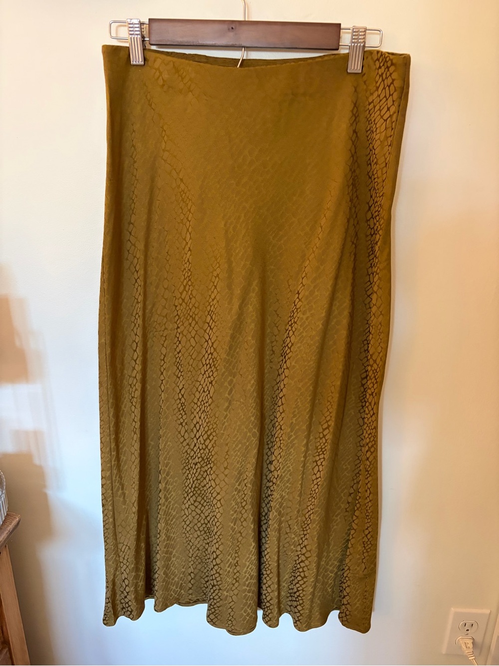 LOFT Olive Textured Midi Skirt